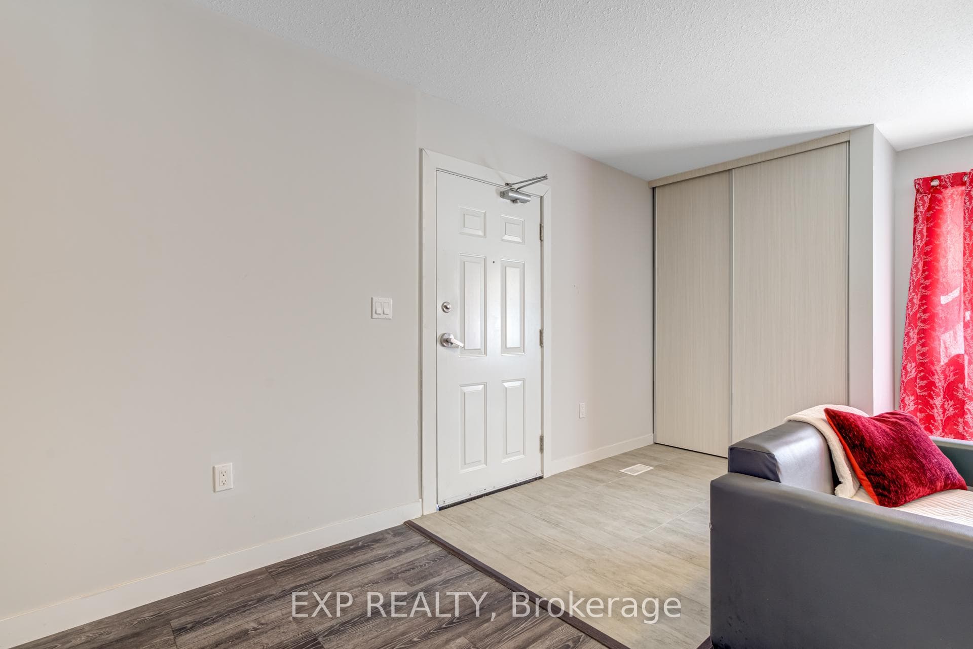 288 Albert Street Unit 106 photo 8