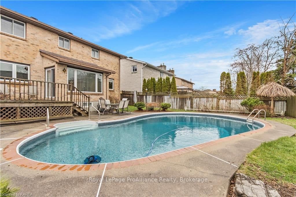 943 NEWHALL Drive photo 39