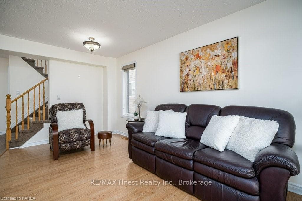 419 CONSERVATORY Drive photo 8