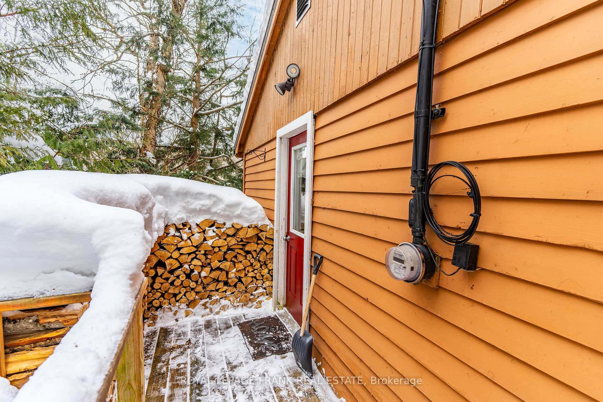 1060 Dewdrops Lane photo 4