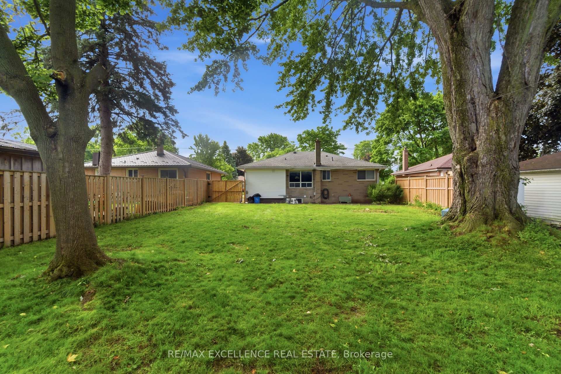 1814 Whitehall Drive photo 29
