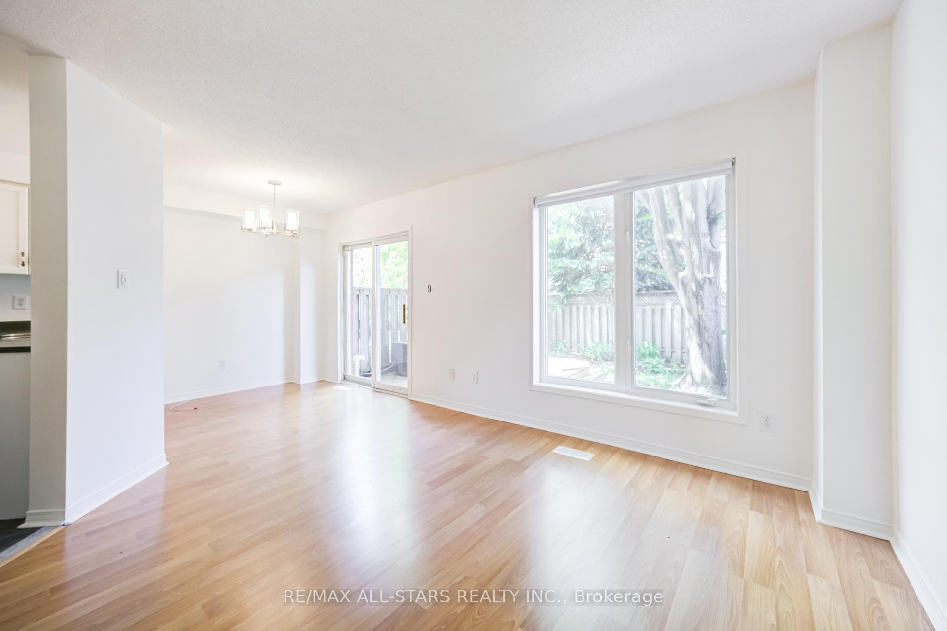 51 Playfair Road photo 8