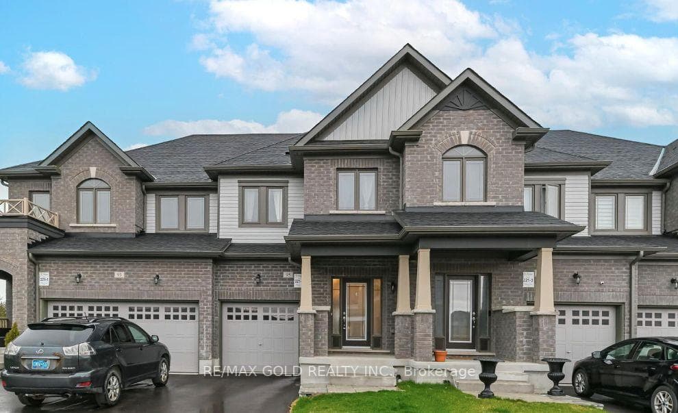 95 Lorne Thomas Place photo 1
