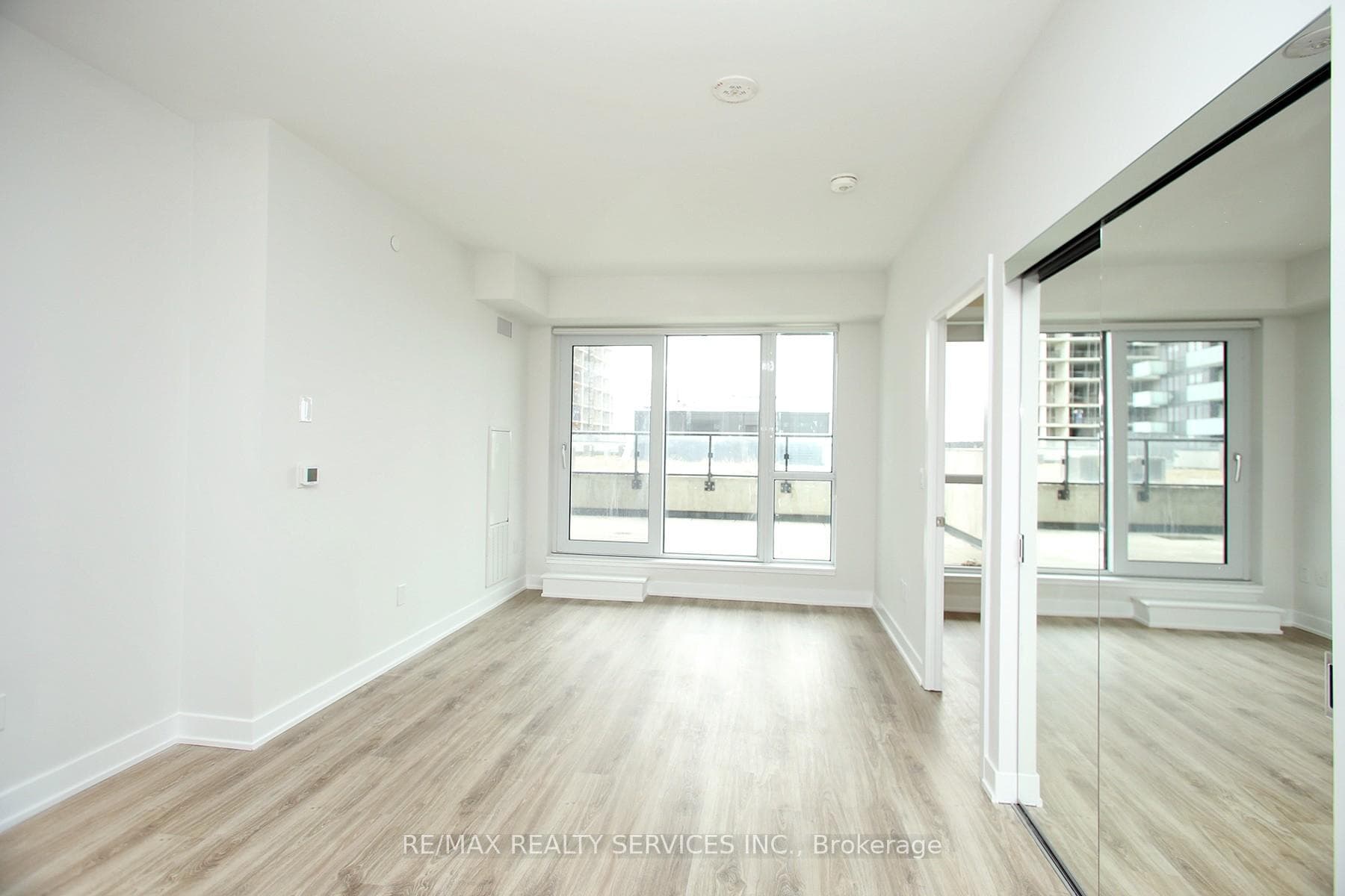 430 Square One Drive Unit 617 photo 9