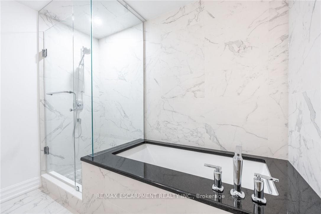 2060 Lakeshore Road Unit 406 photo 31