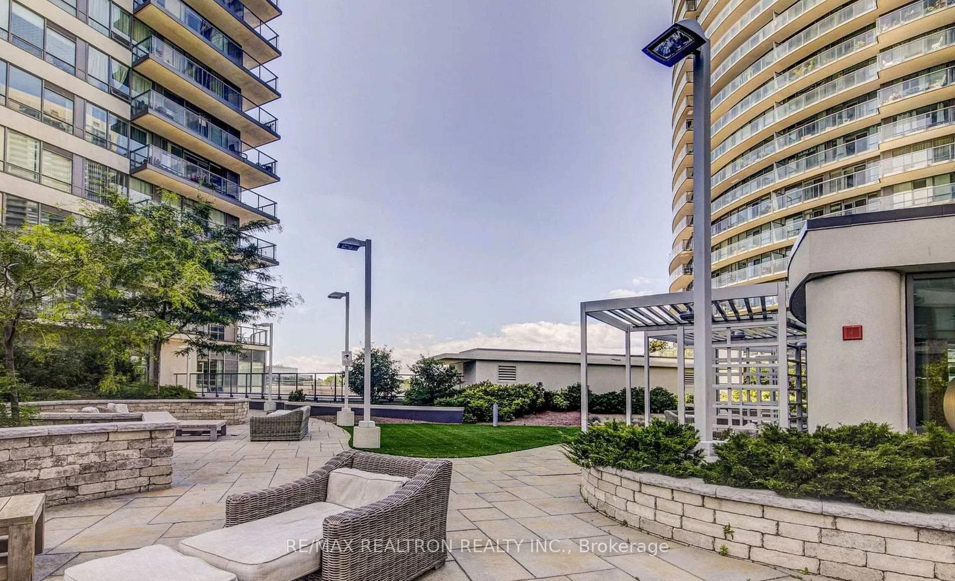 2230 Lake Shore Boulevard Unit 801 photo 25