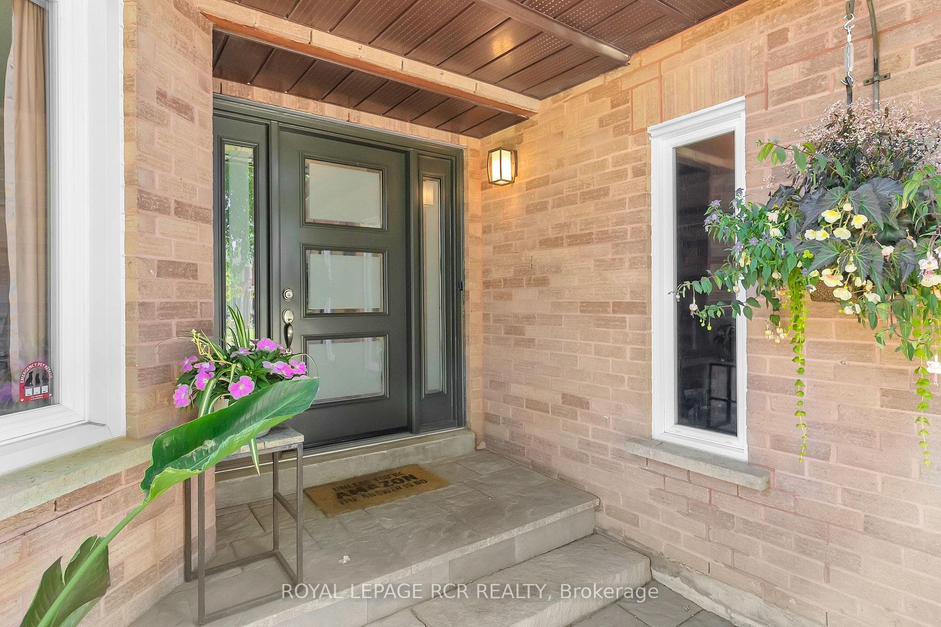 726 Leslie Valley Drive photo 4