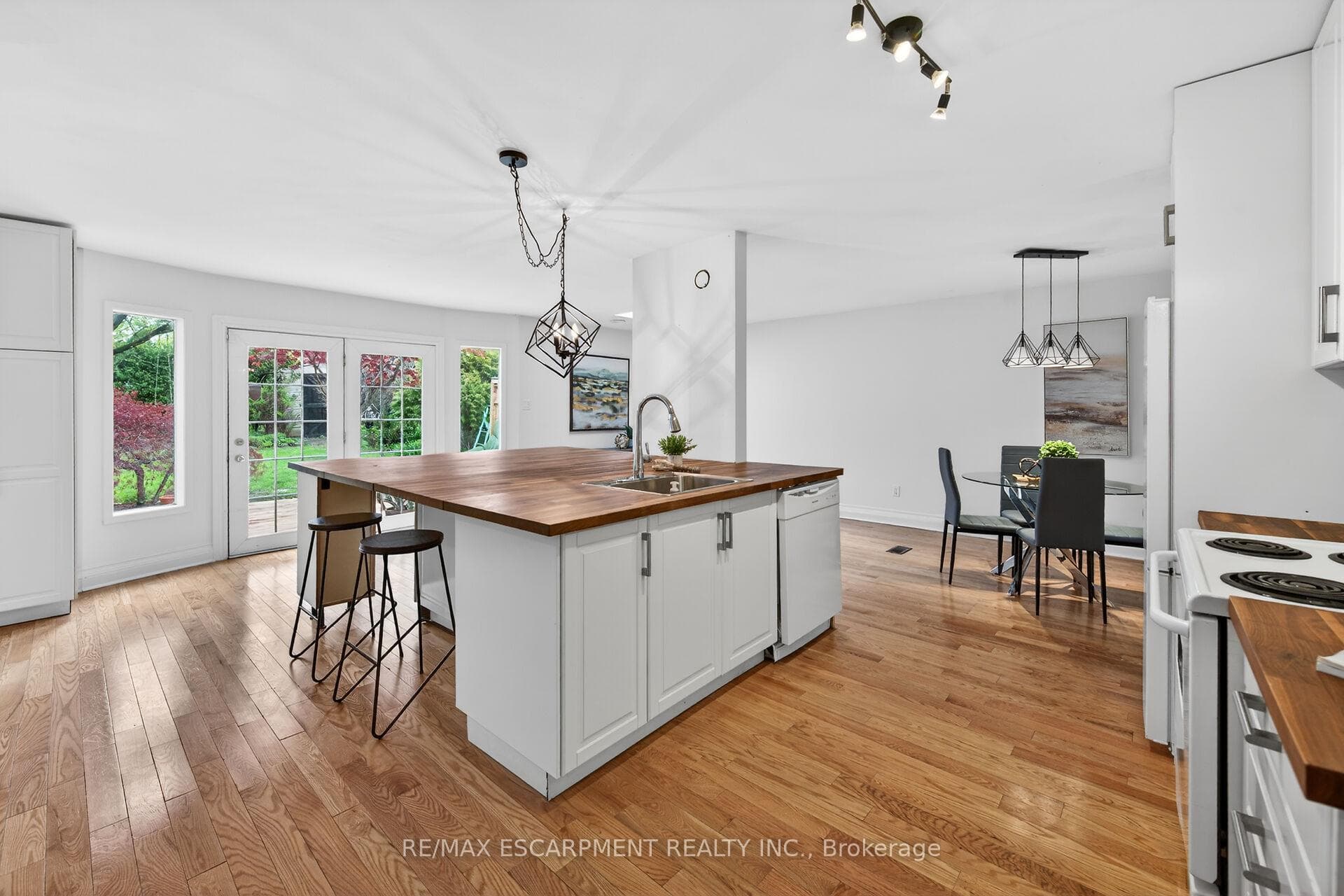 167 Darlington Drive photo 5
