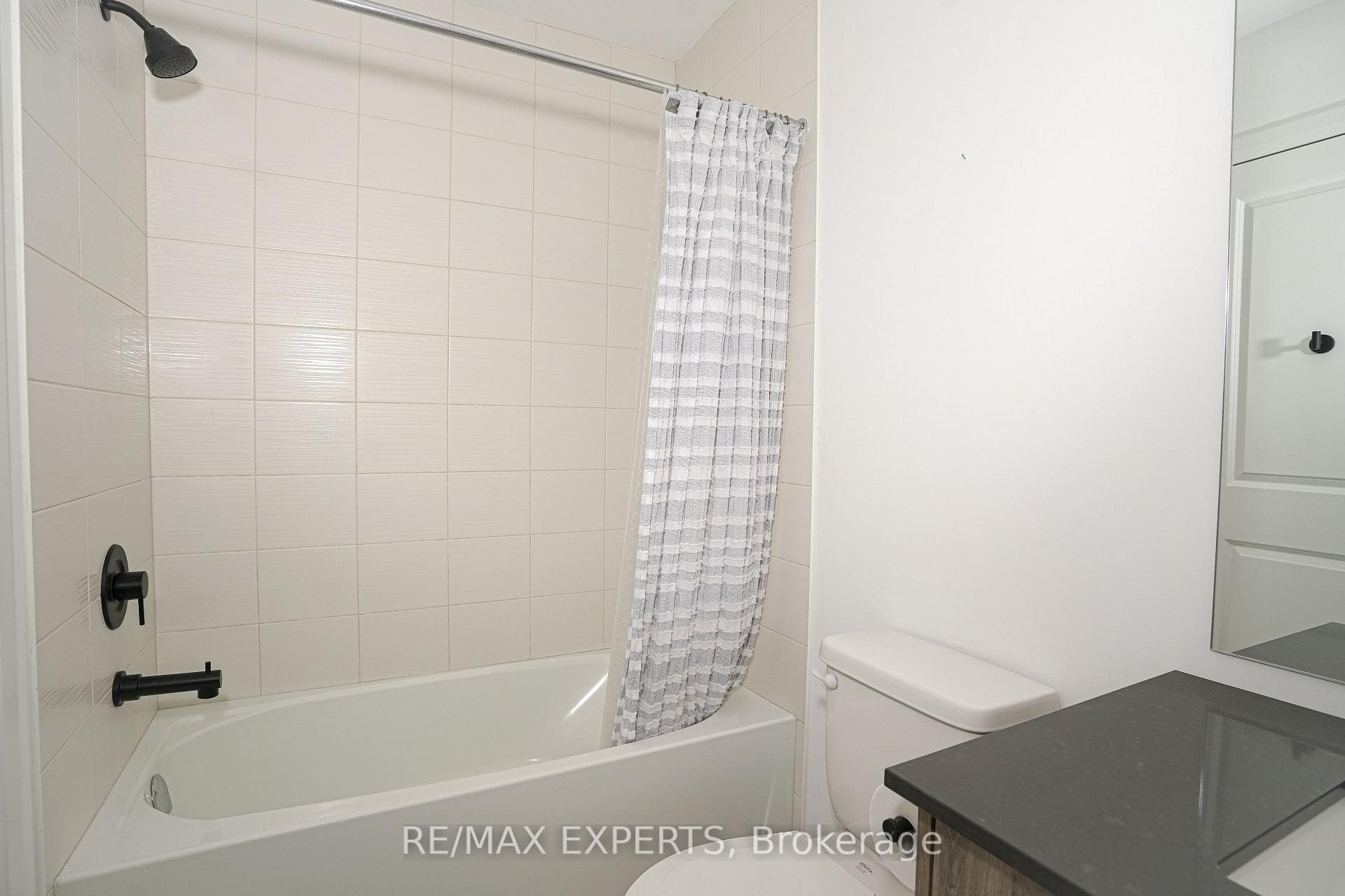 108 Fairlane Avenue photo 15