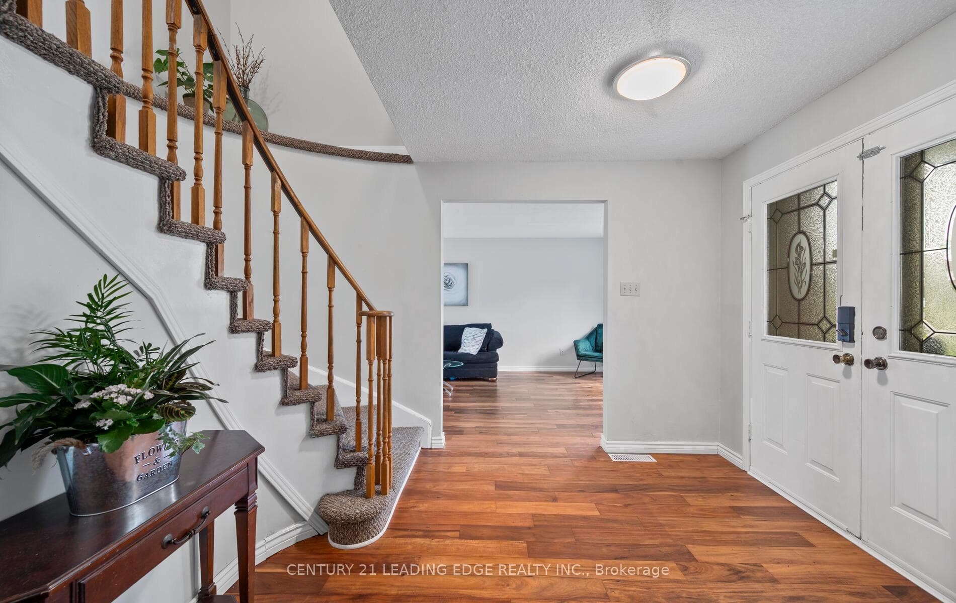 82 Holliday Drive photo 2