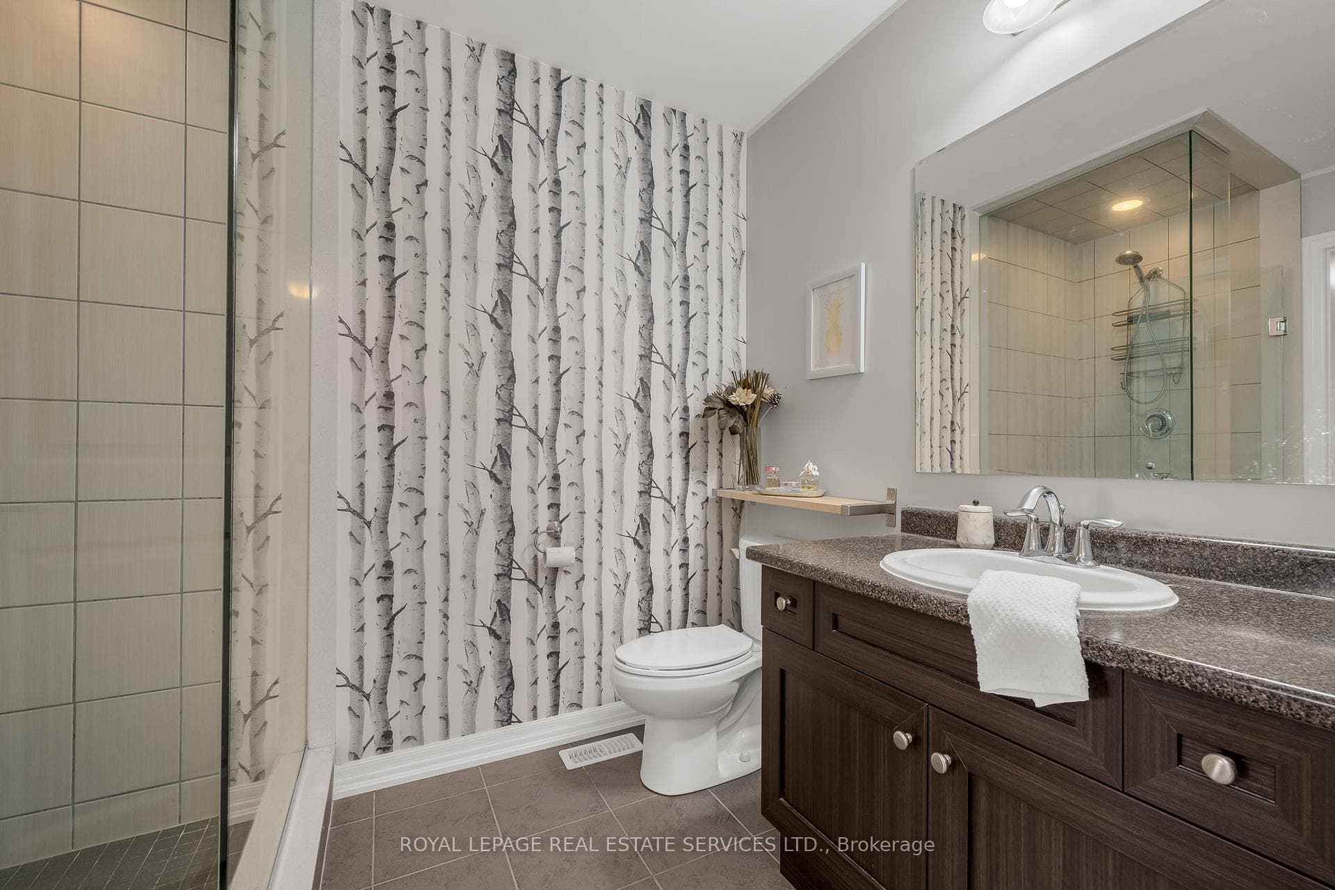 225 Cherryhurst Road photo 24