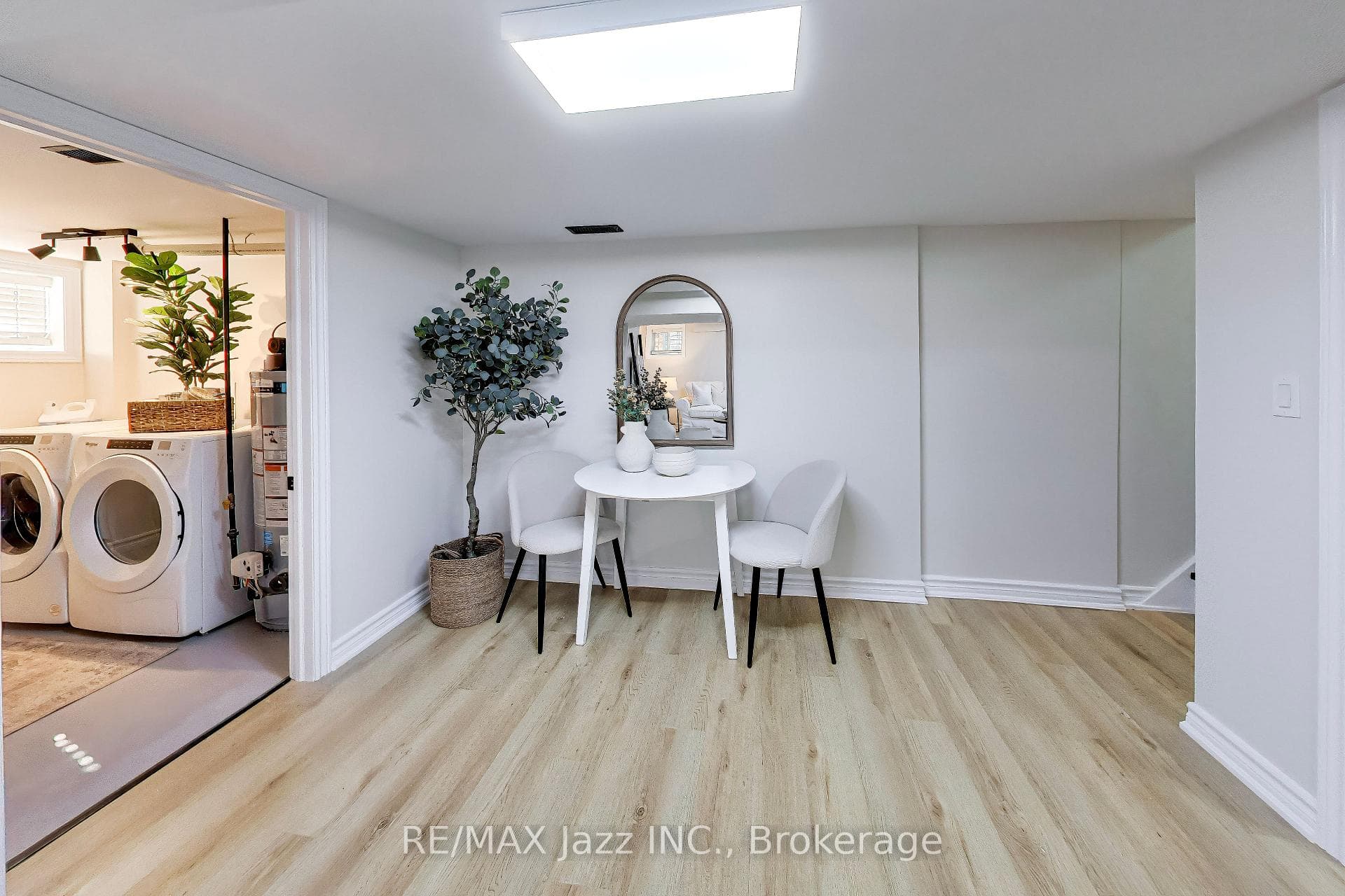 397 Beverly Street photo 19