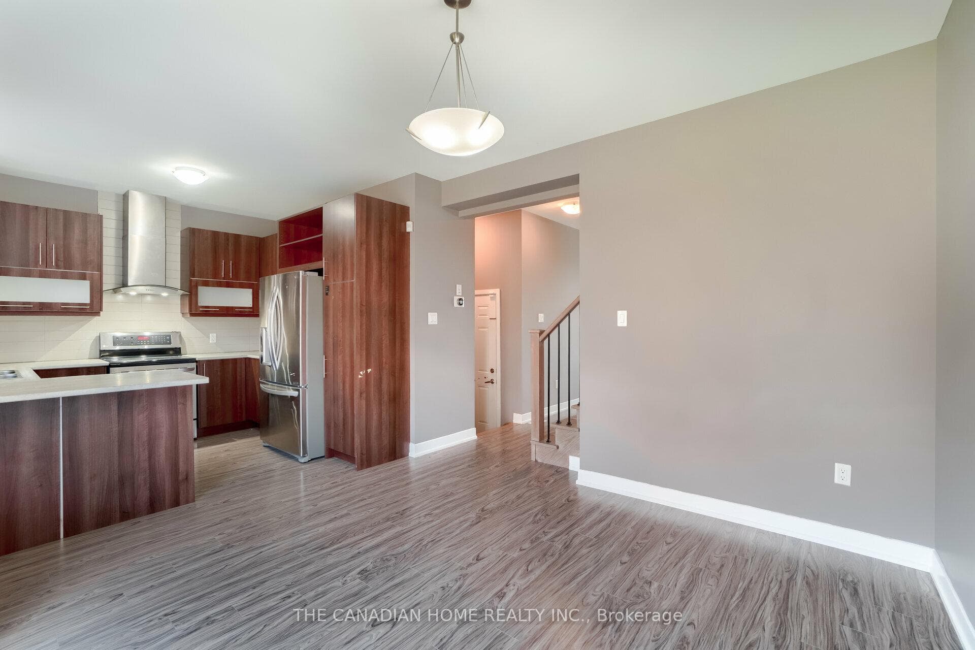 134 Vanier Street photo 11
