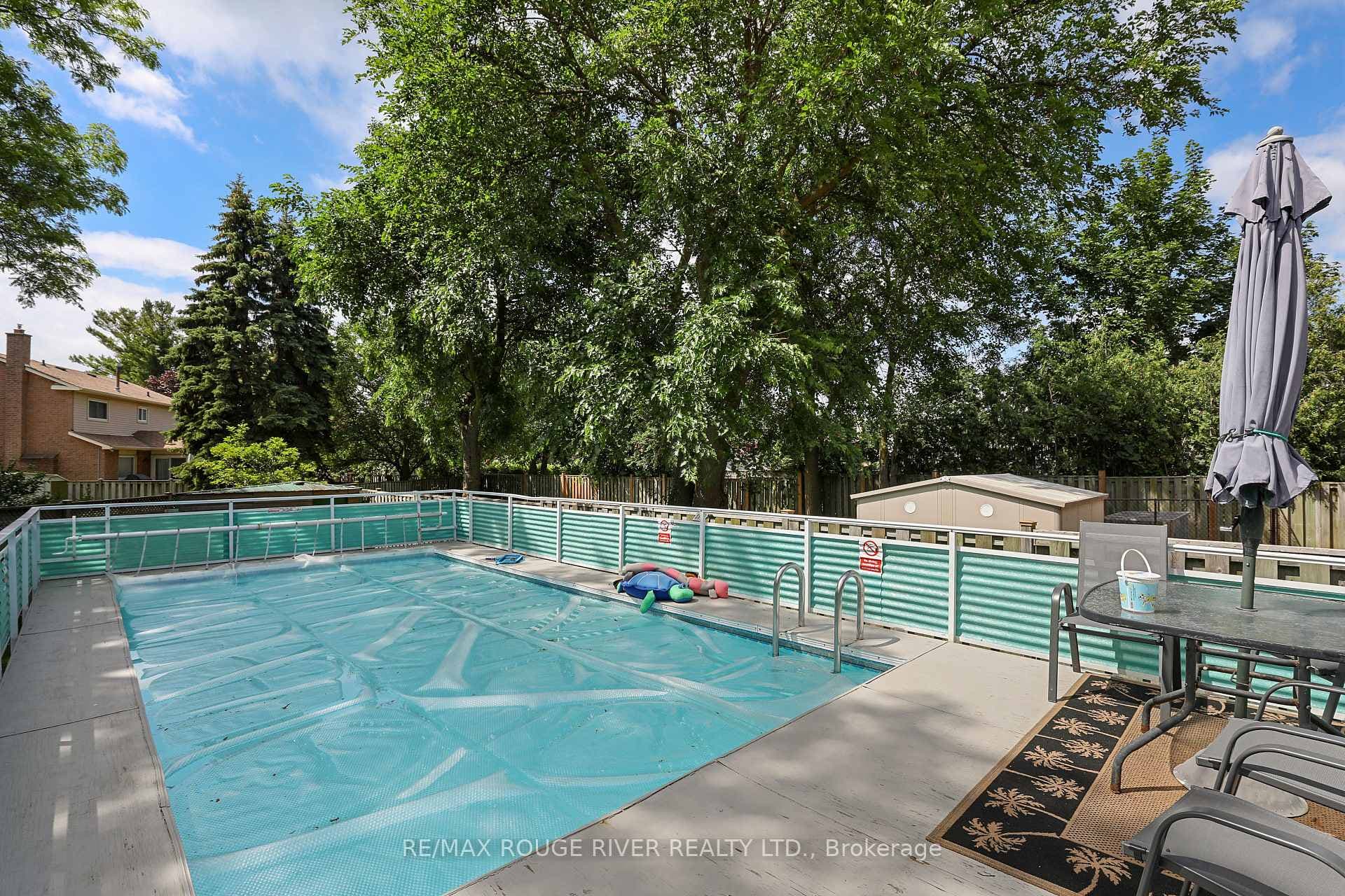11 Canmore Boulevard photo 44