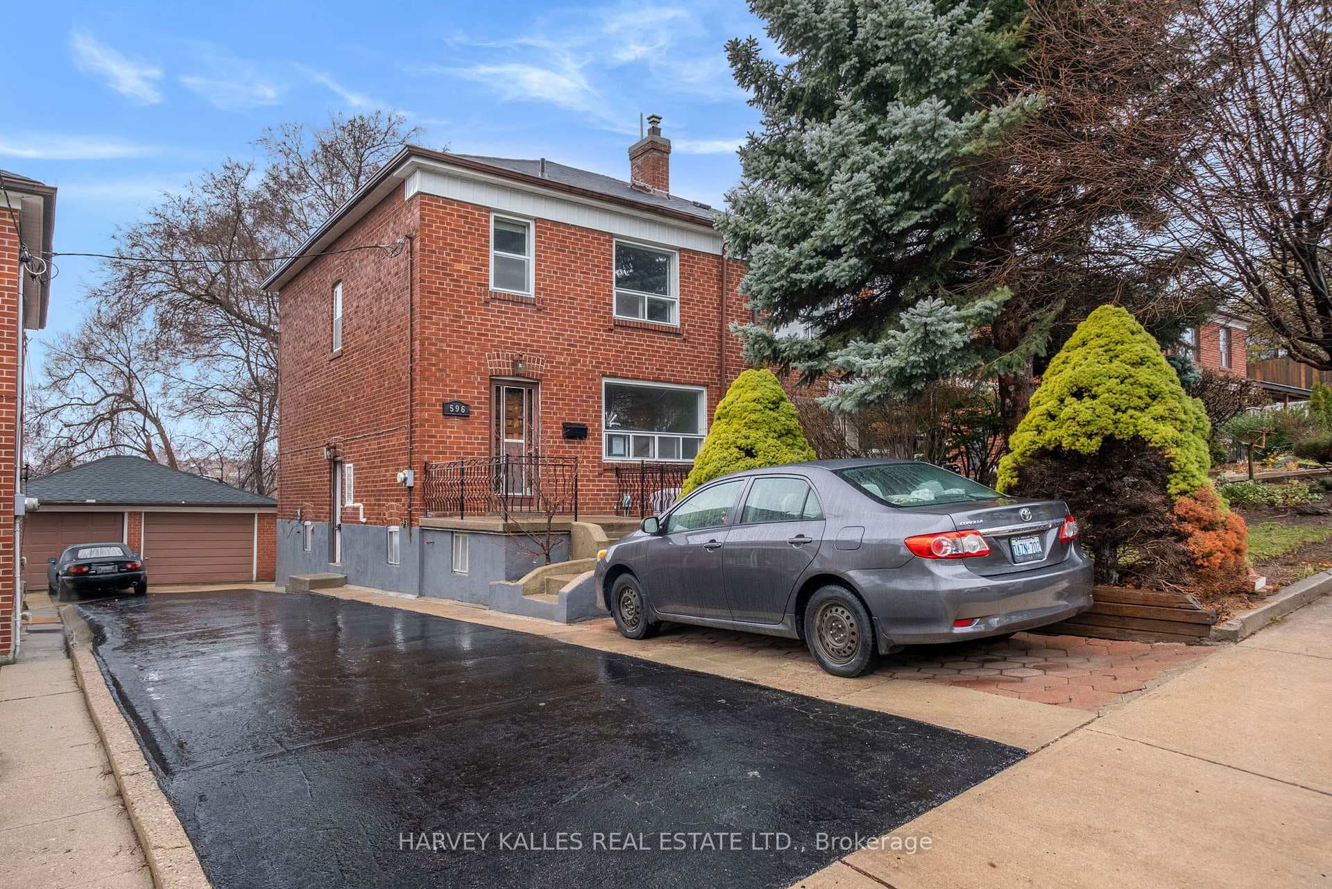 596 Mcroberts Avenue photo 35