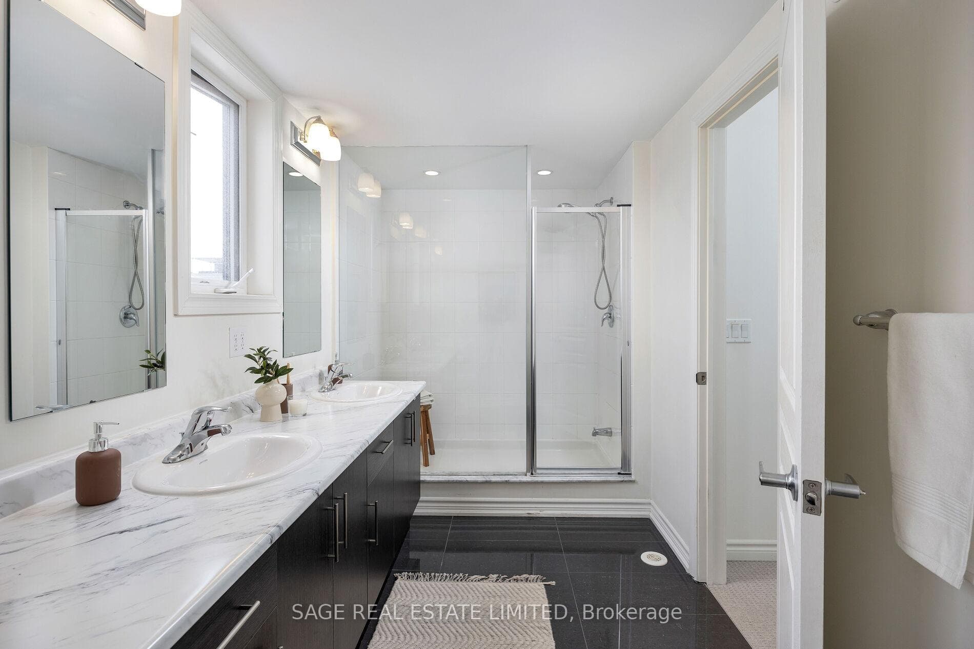 80 Eastwood Park Gardens Unit 9 photo 30