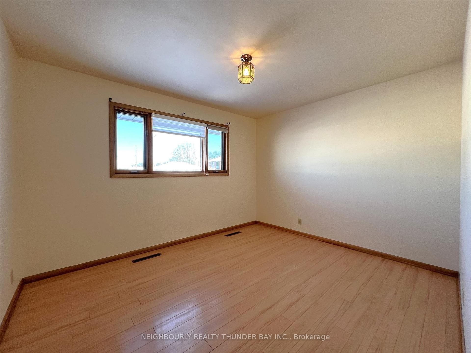216 Caroline Street photo 13
