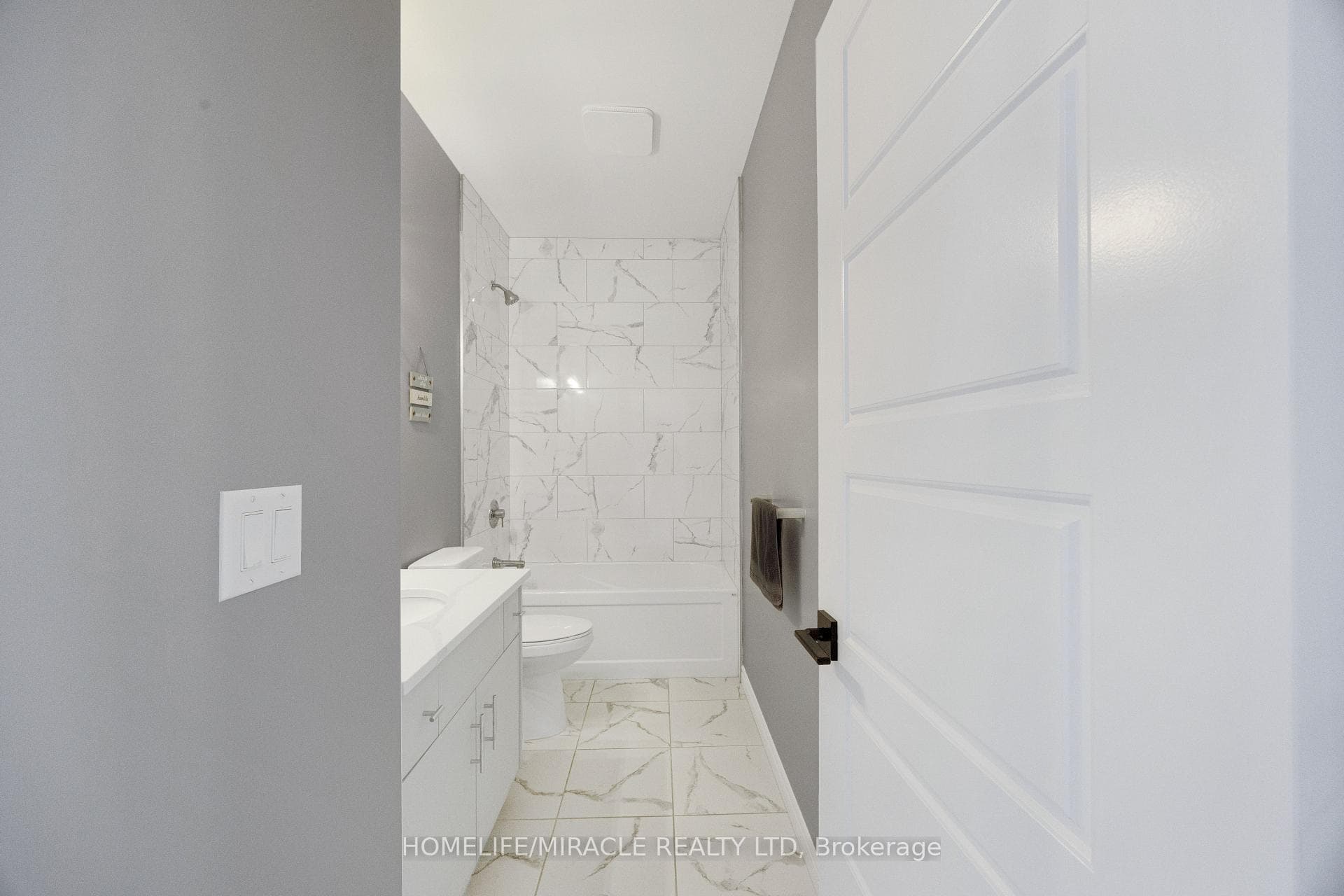 78 Matheson Crescent photo 6