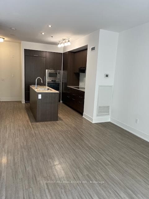 310 Tweedsmuir Avenue Unit TH15 photo 8