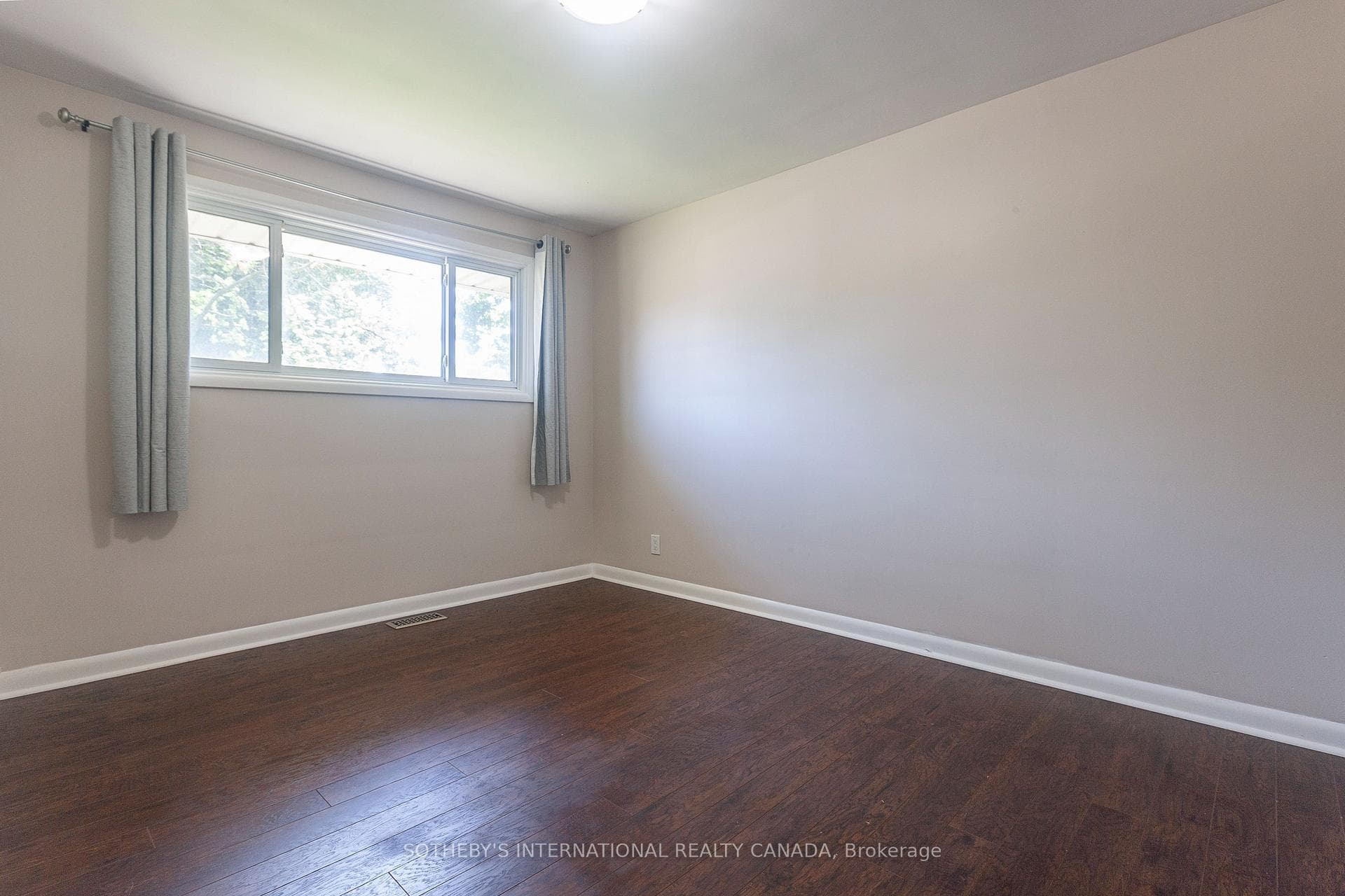 1461 Moss Glen Road photo 9