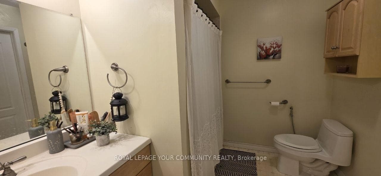 69 Silas Hill Drive Unit Upper L photo 12