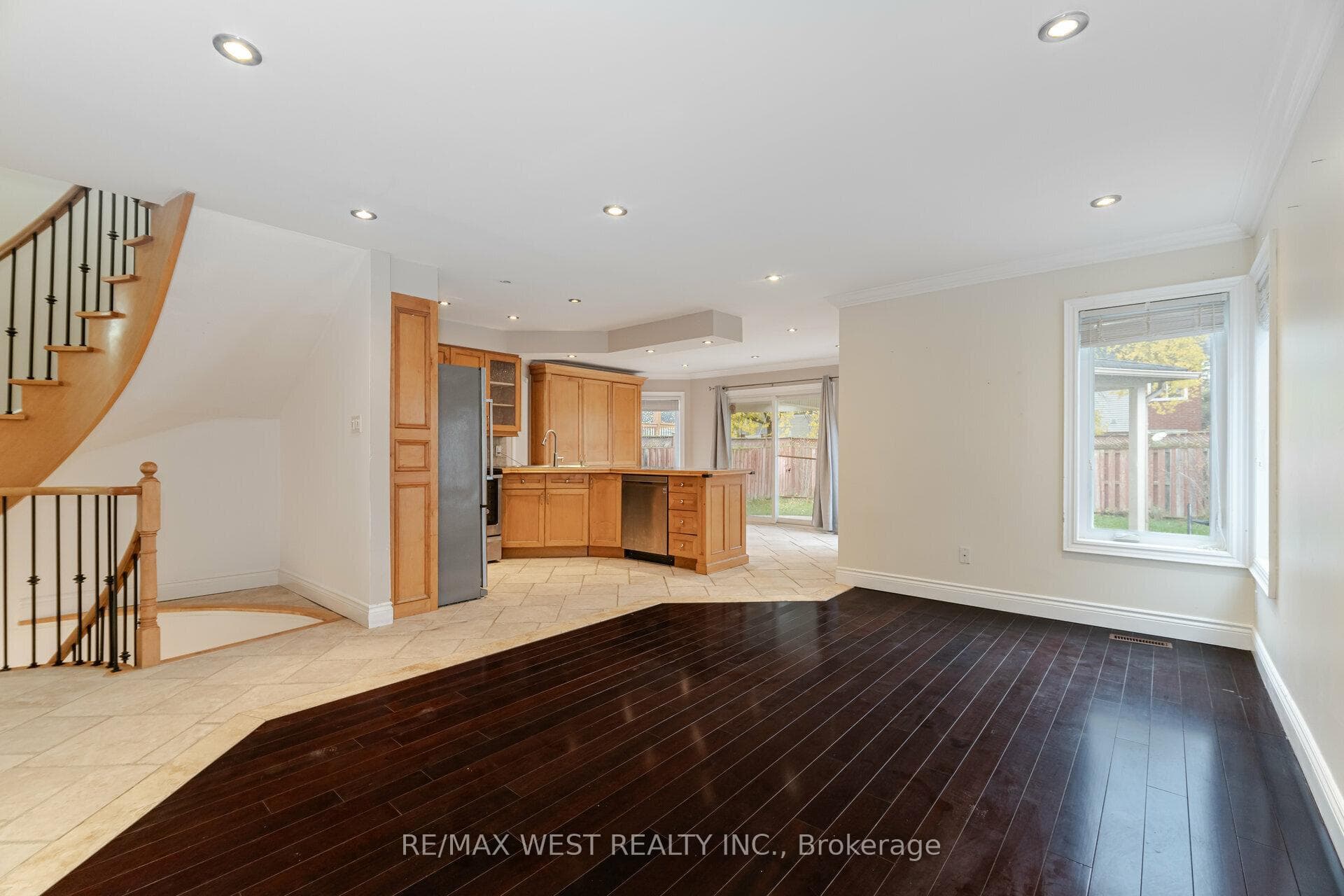 5456 Whitehorn Avenue Unit Main photo 17