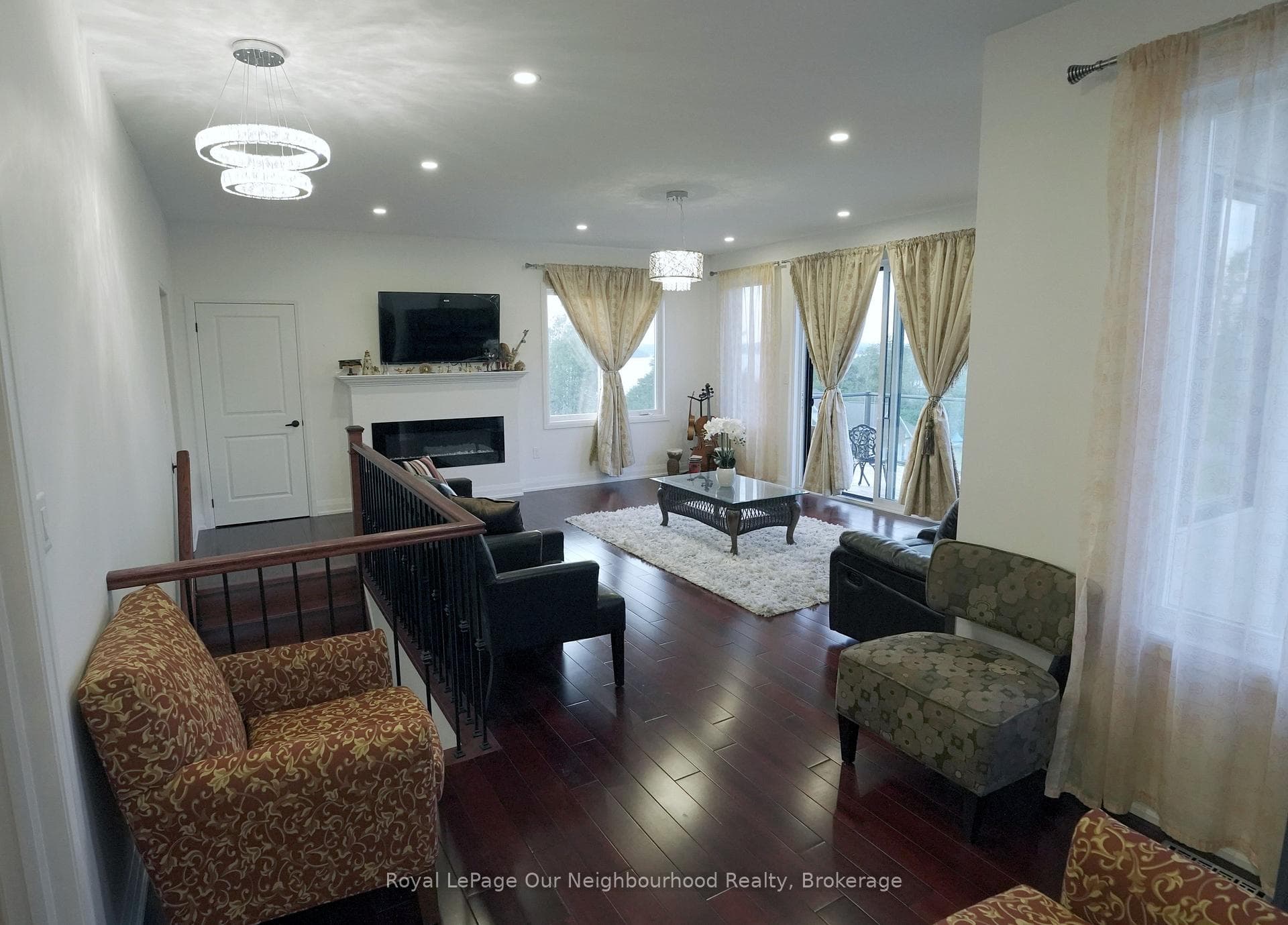134 Hampton Crescent photo 14