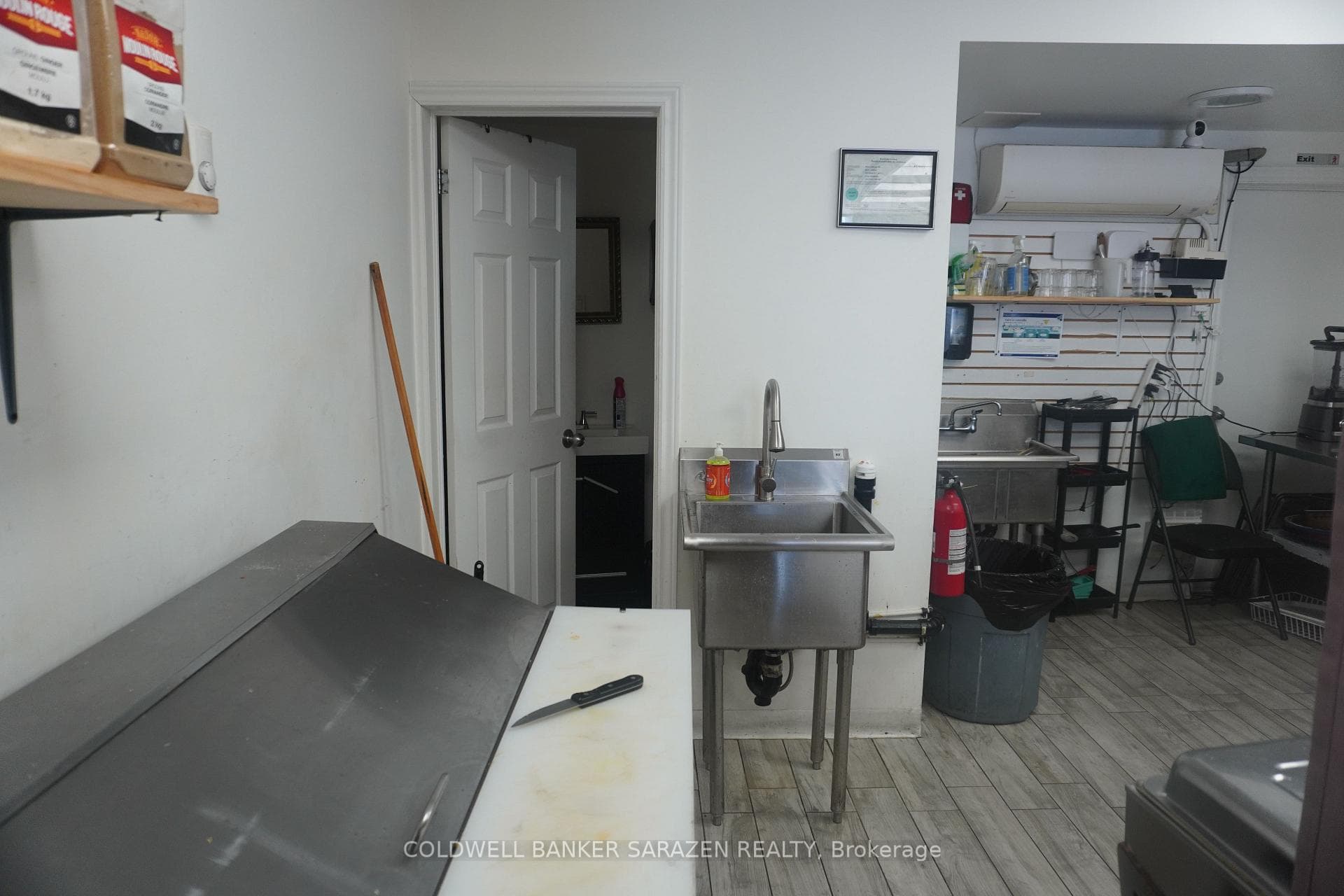 1581 Bank Street Unit C photo 8