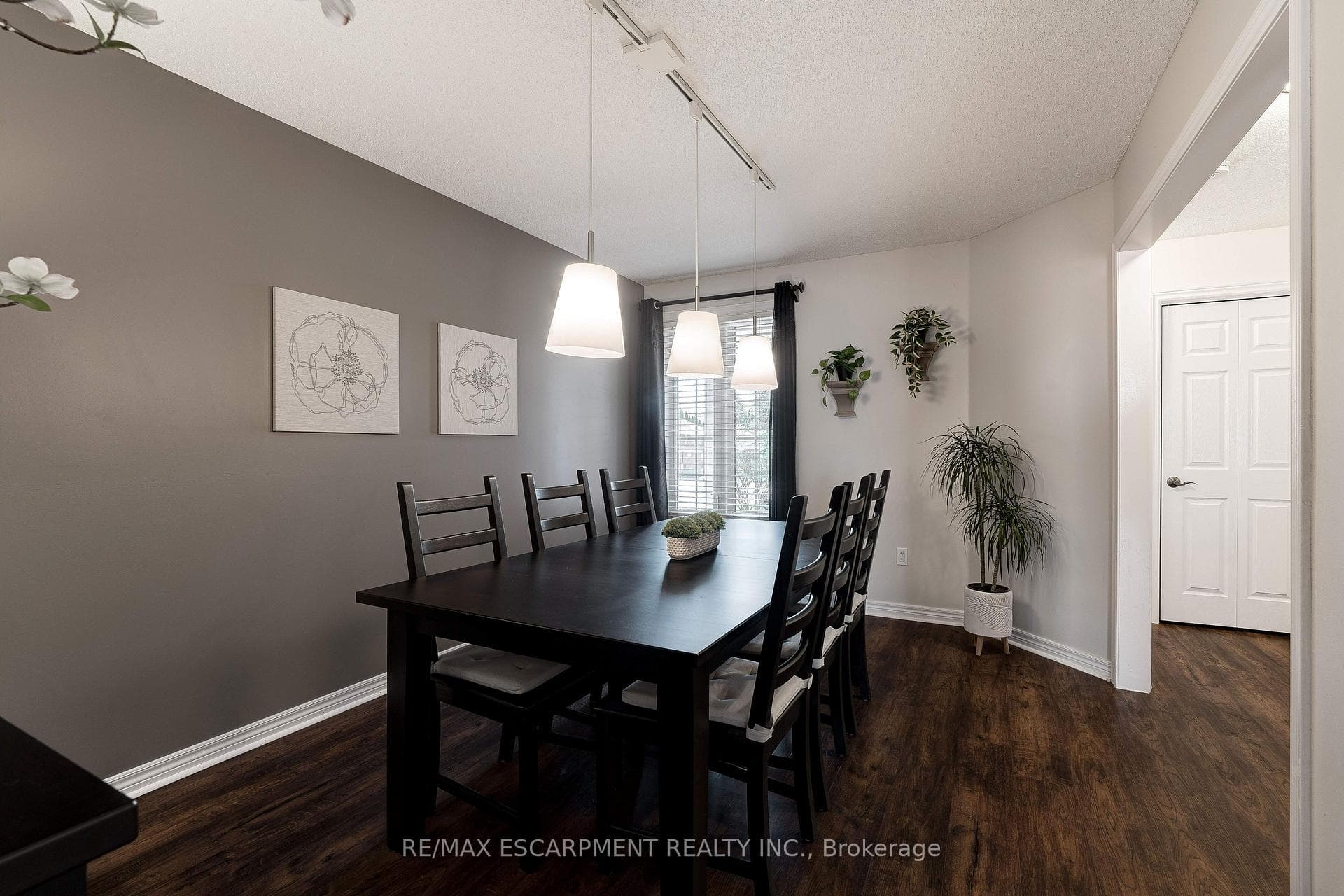 1056 Augustus Drive photo 11