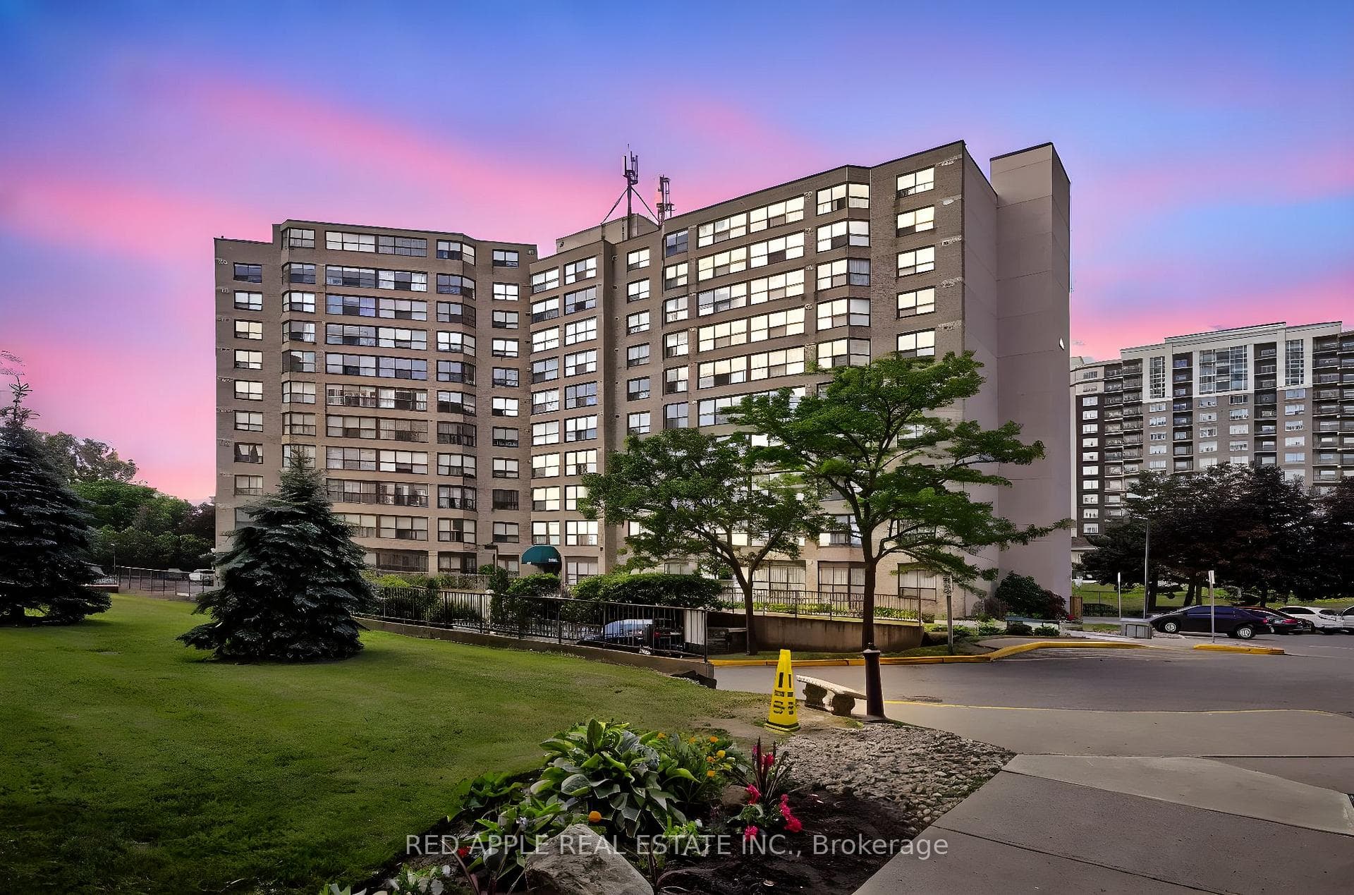 250 Davis Drive Unit 910 photo 28