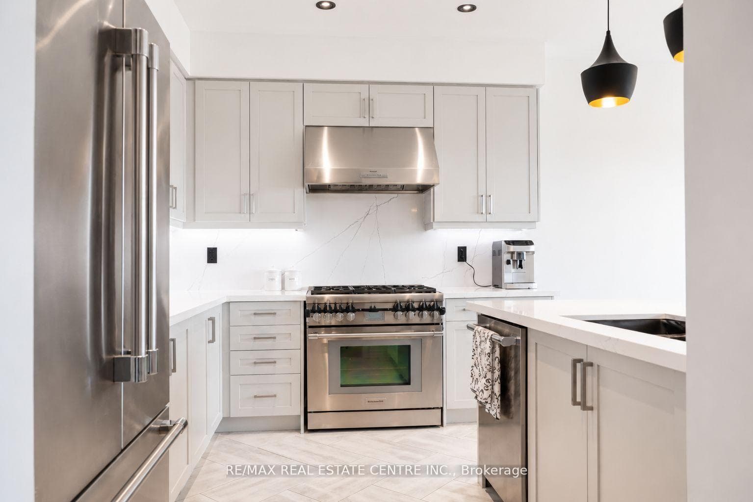 15 Cahill Drive photo 18