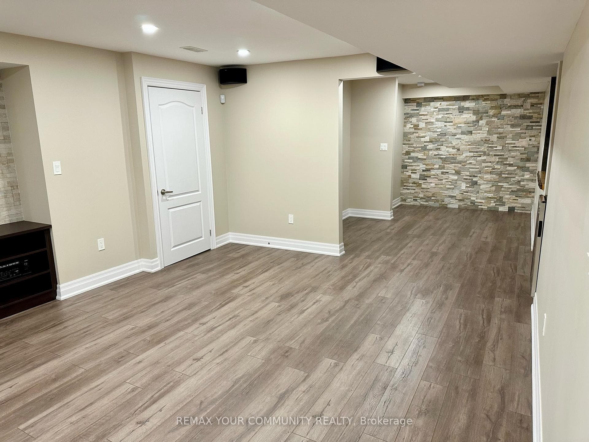 101 Masterman Crescent photo 28