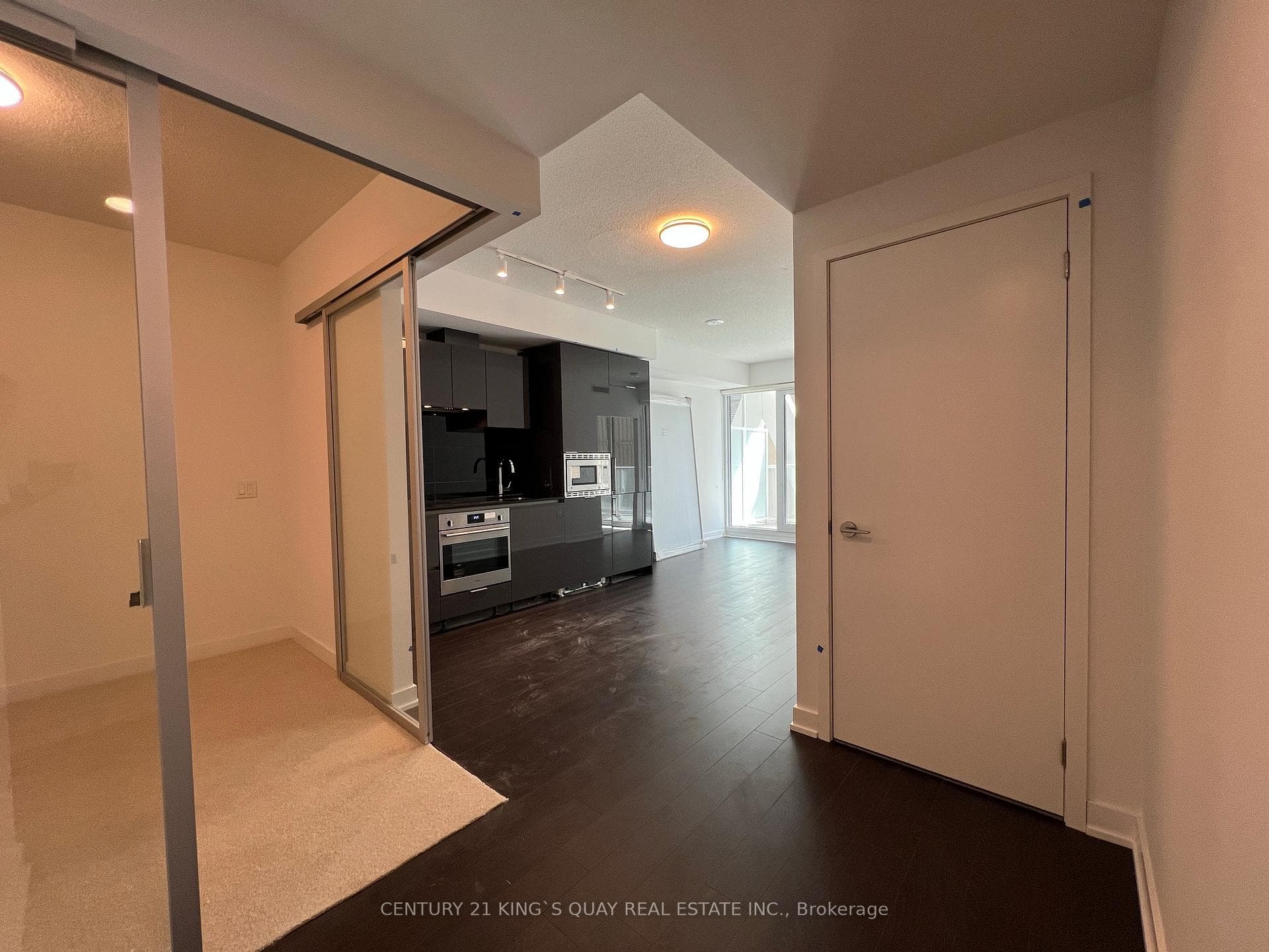 230 Simcoe Street Unit 929 photo 5