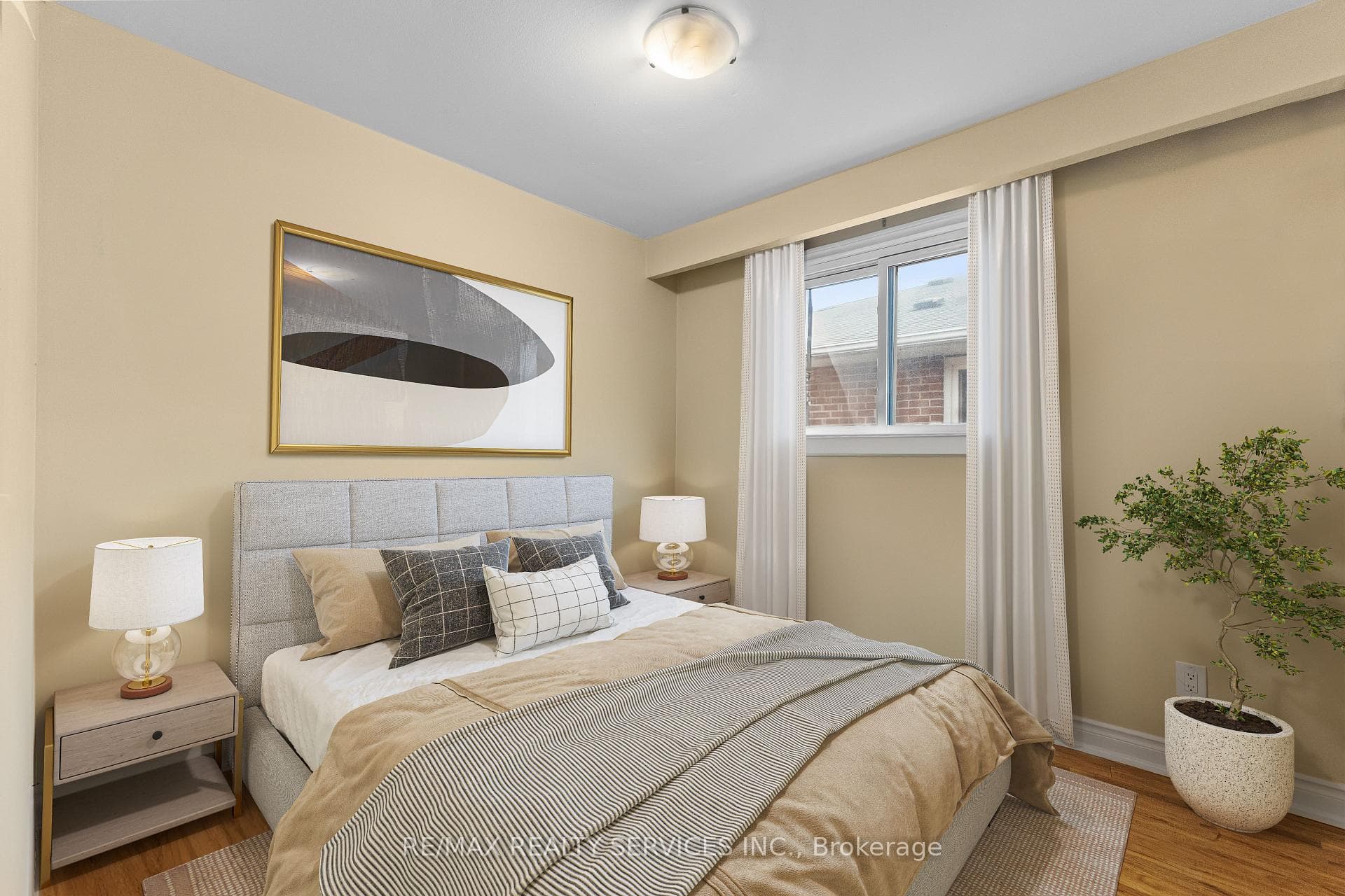 10 Royal Salisbury Way photo 9