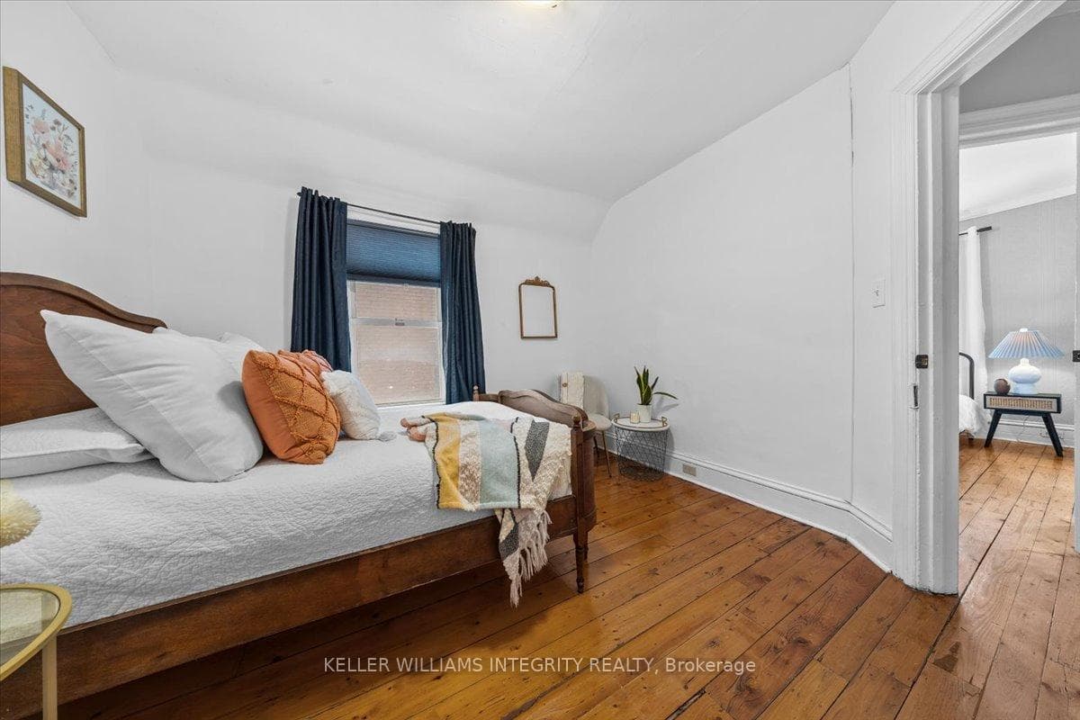 111 Carruthers Avenue photo 37