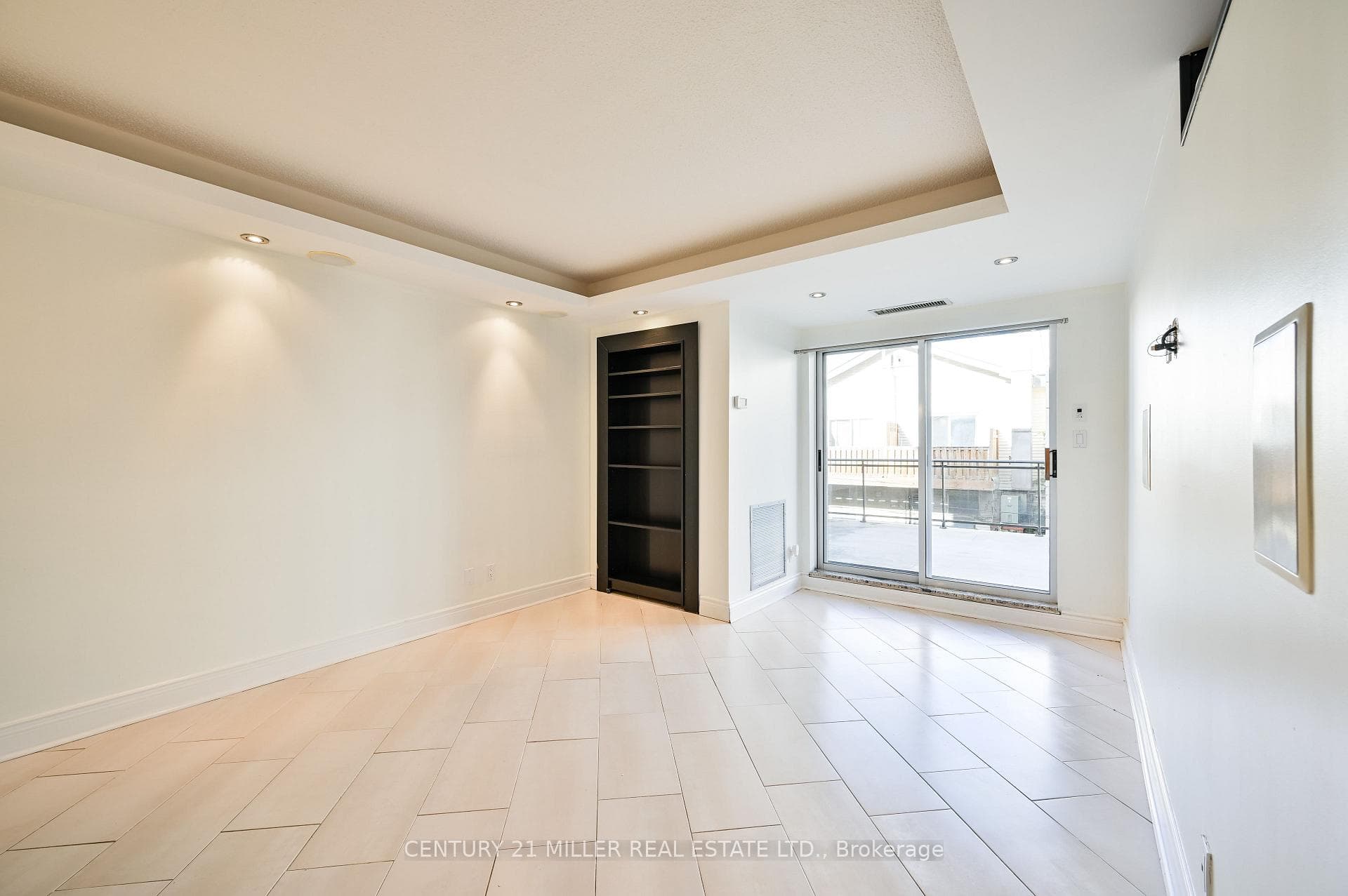 151 Robinson Street Unit 205 photo 13