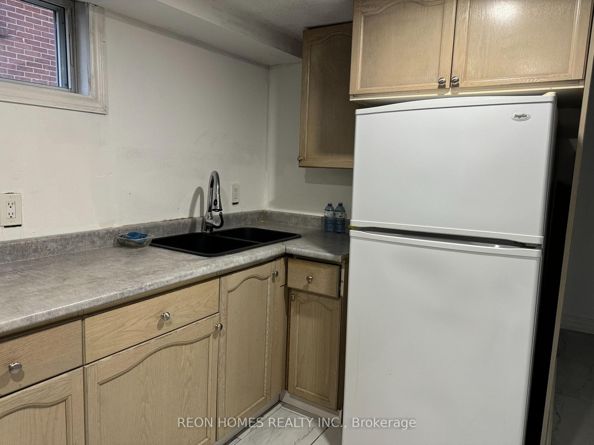 160 Highland Avenue Unit (Bsmt) photo 8