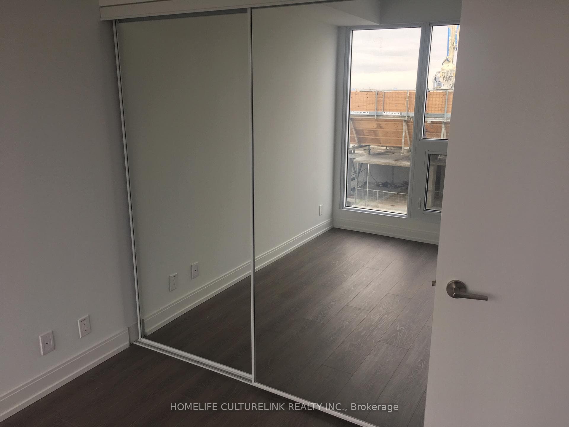 181 Dundas Street Unit 4612 photo 5