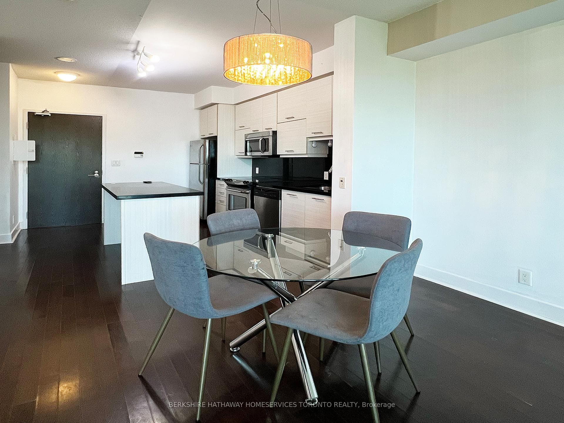 26 Norton Avenue Unit 606 photo 3