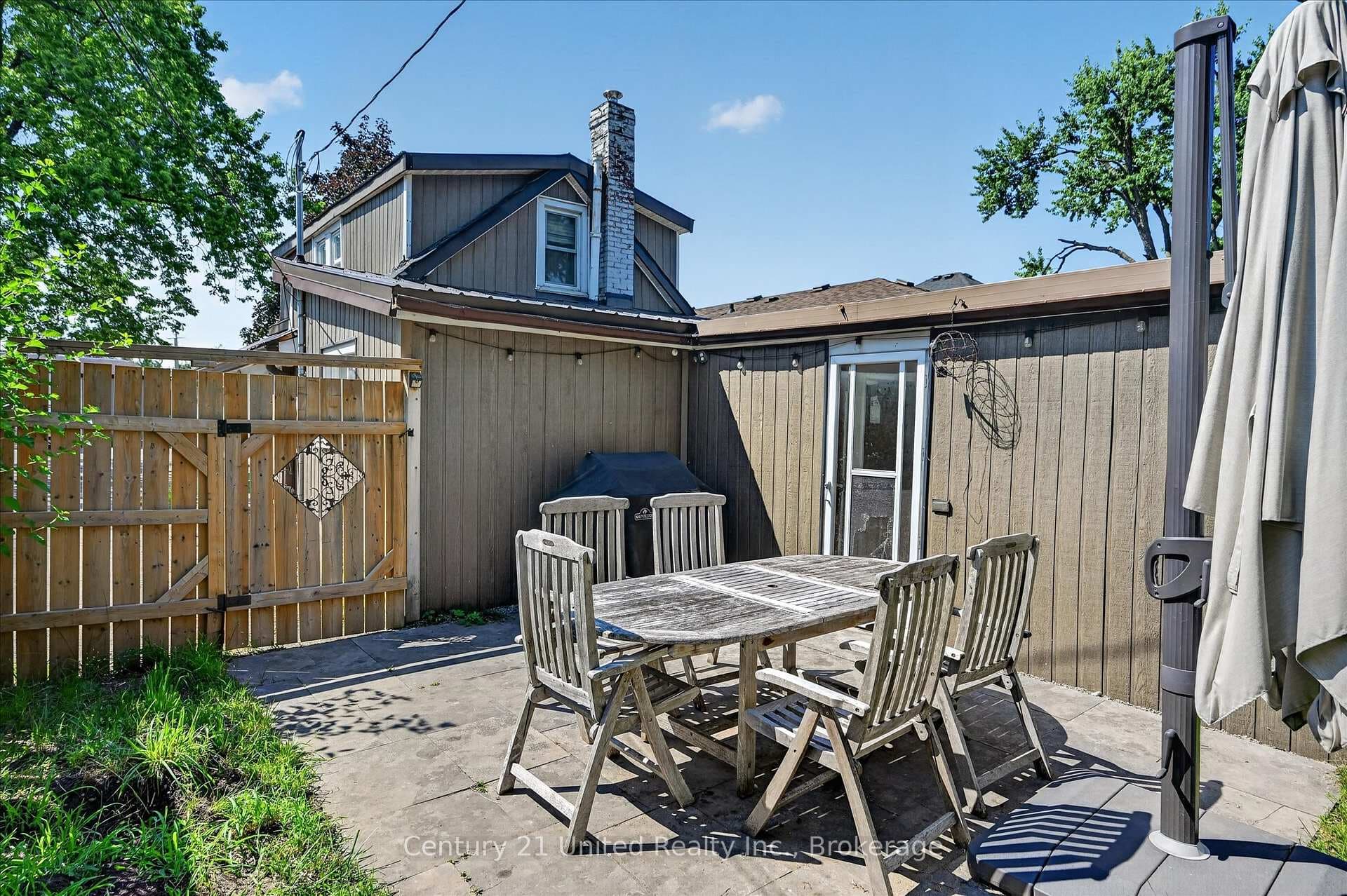 688 St Marys Street photo 23
