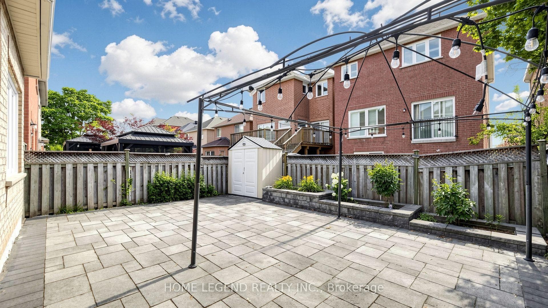 14 Mccaul Street photo 34
