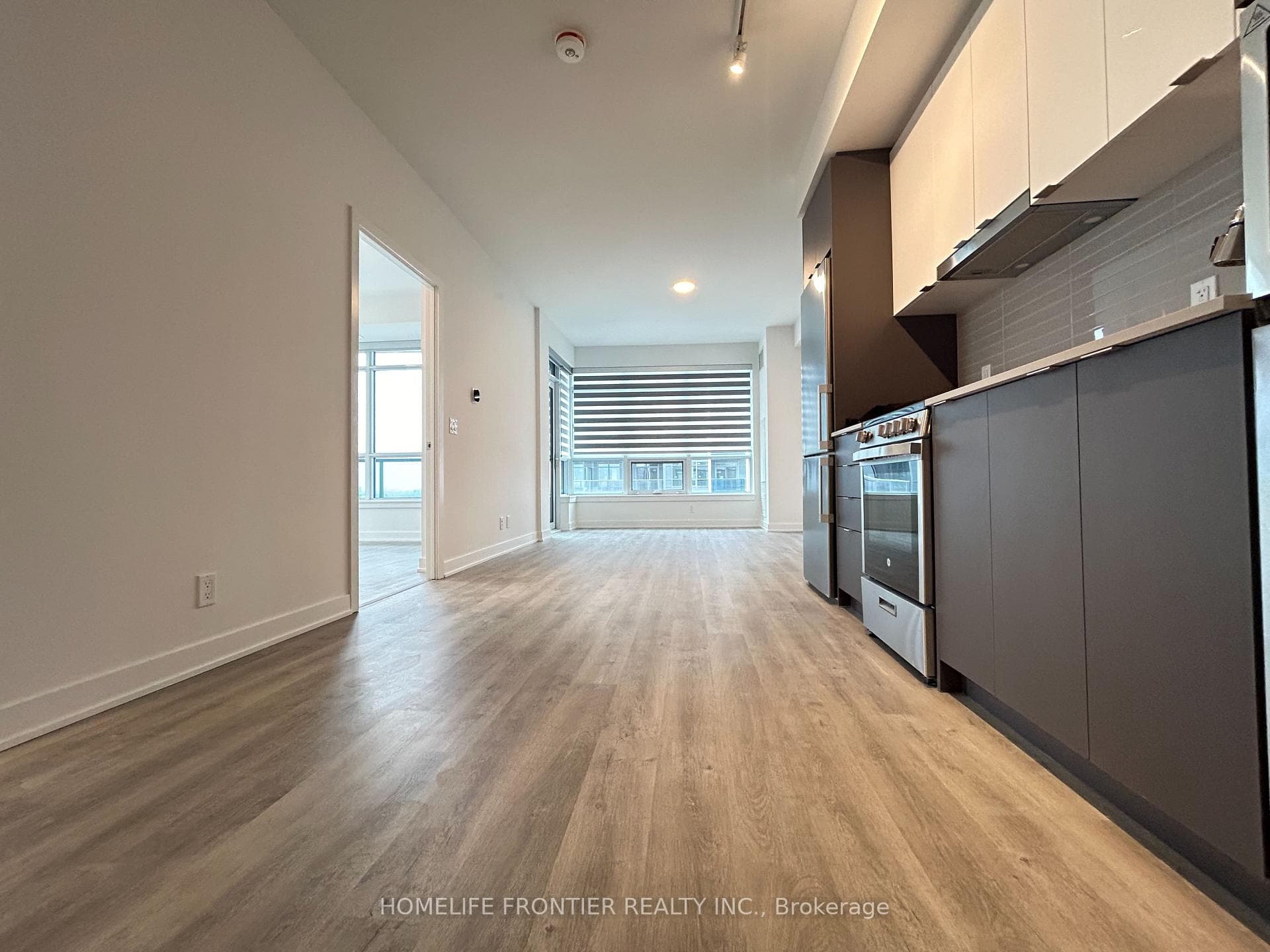 50 Upper Mall Way Unit 2702B photo 11