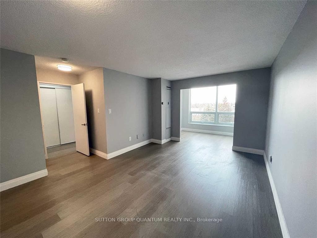 326 Major Mackenzie Drive Unit 616 photo 4