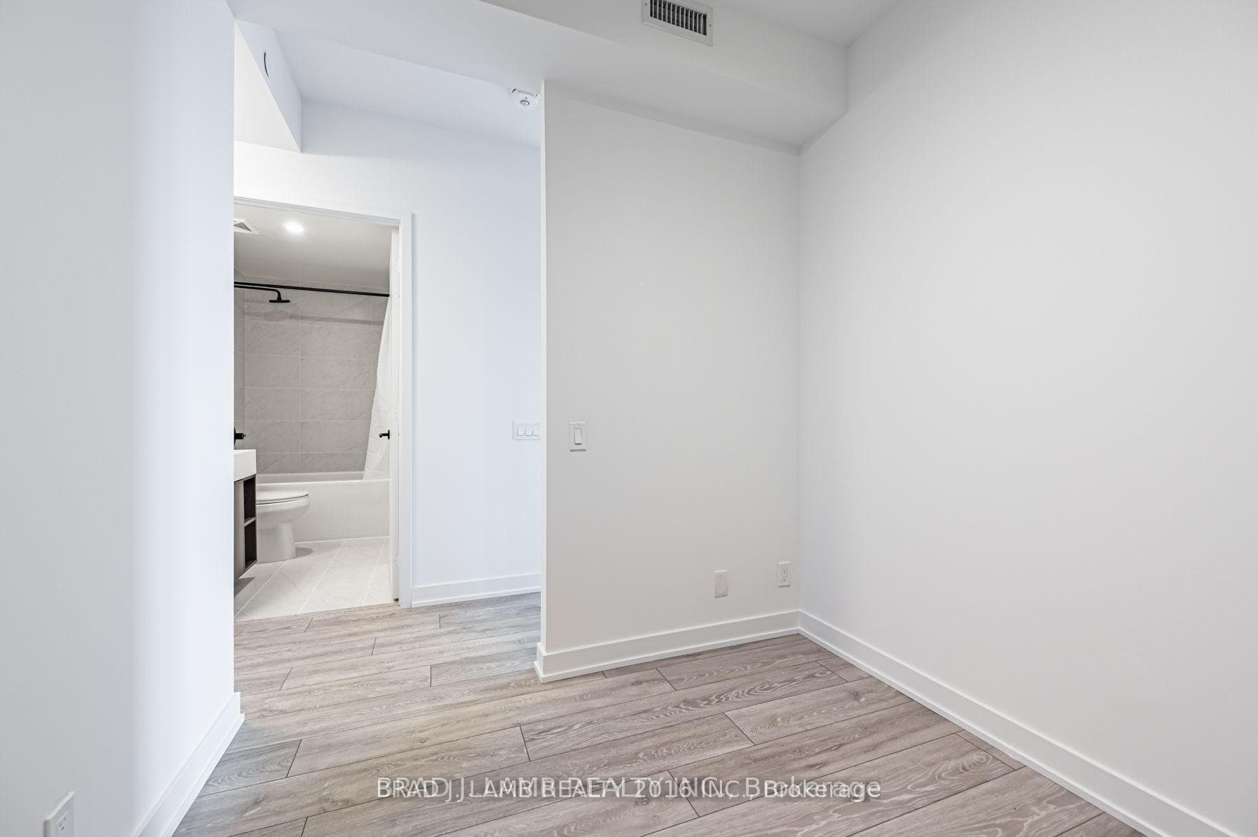 108 Peter Street Unit 1619 photo 9