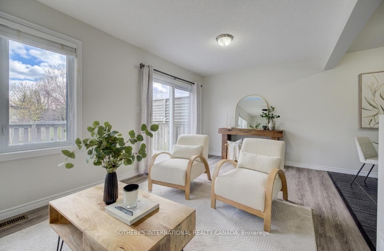 358 Maverick Street photo 14