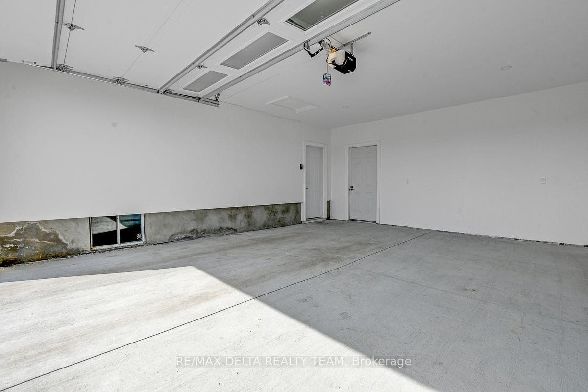 6591 Russell Road photo 43