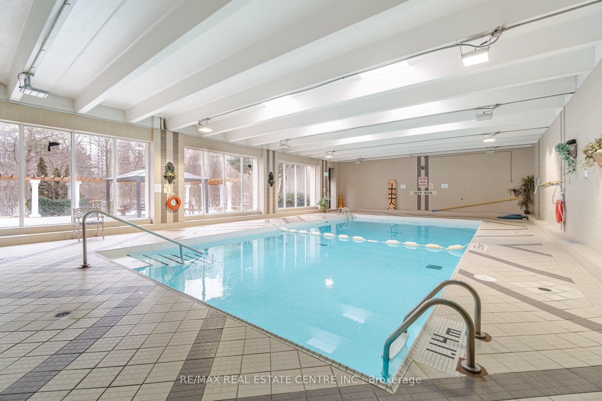 3695 Kaneff Crescent Unit PH1 photo 29