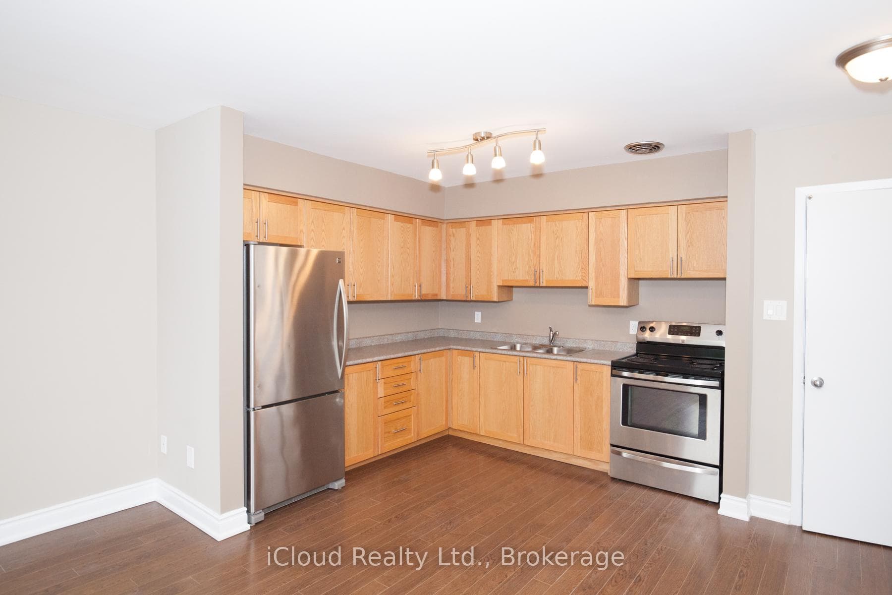 920 Pape Avenue Unit UPPER - B photo 6