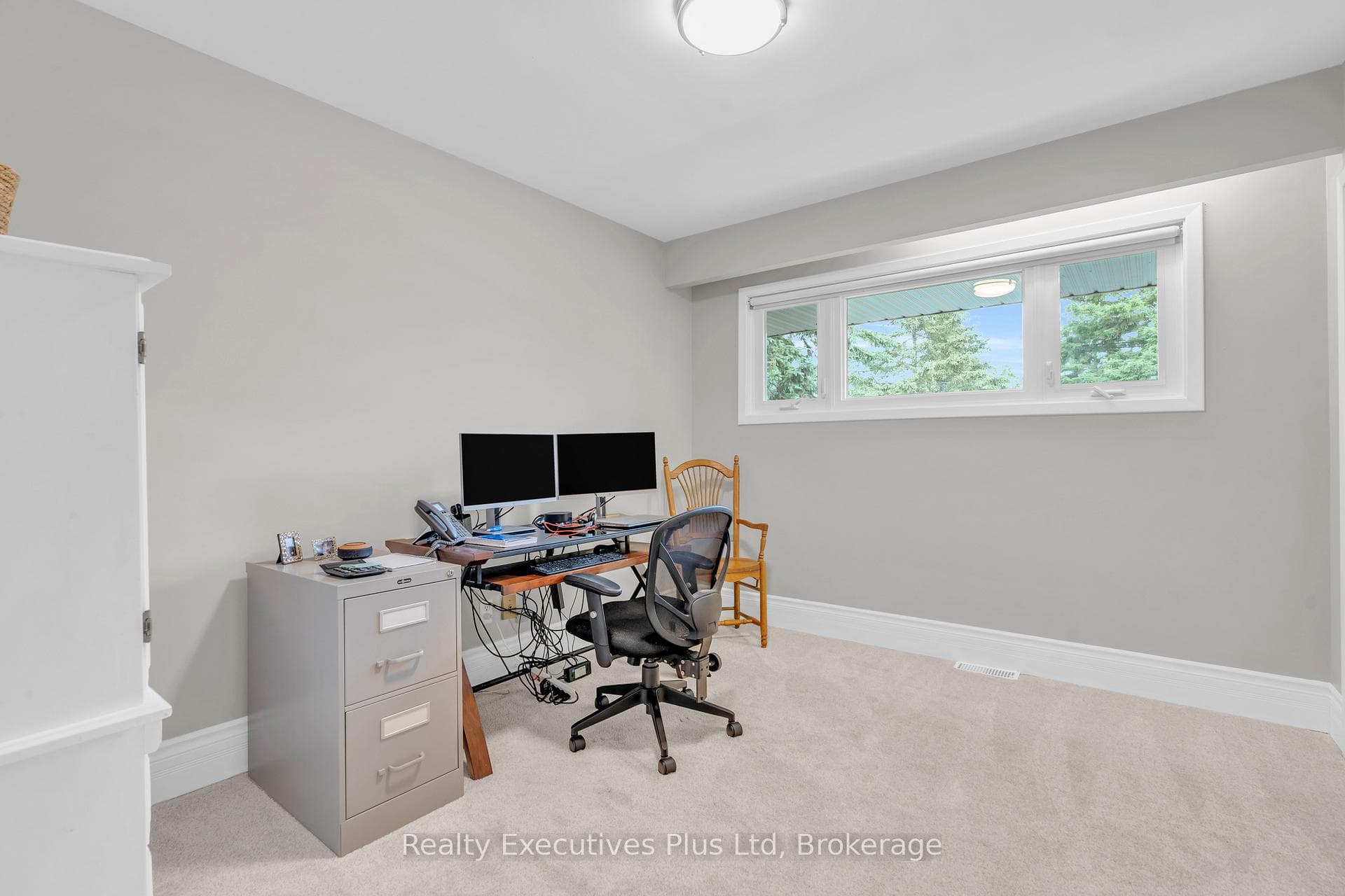 135 Cityview Drive photo 17