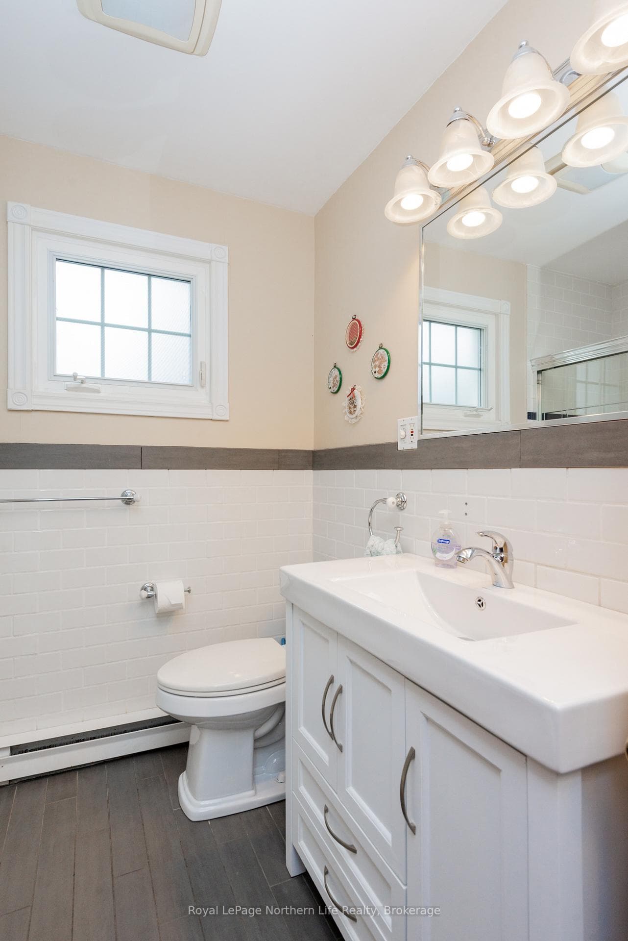 40 Macdonald Avenue photo 37